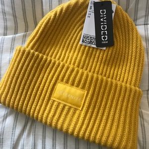 H & M Yellow Ribbed Beanie-NEW